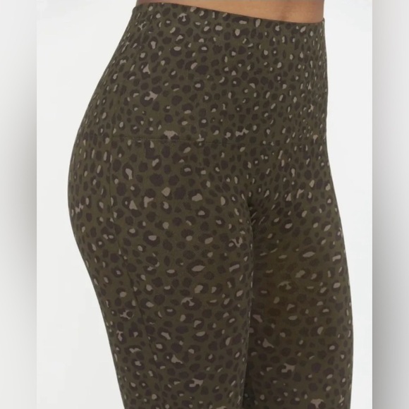 Spanx Look at me Now Olive Leopard Leggings Size L - NWT - Picture 2 of 7